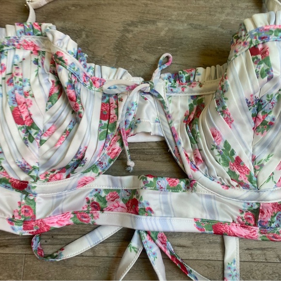 For Love and Lemons Floral Satin Pleated Bustier Bra - Picture 7 of 14